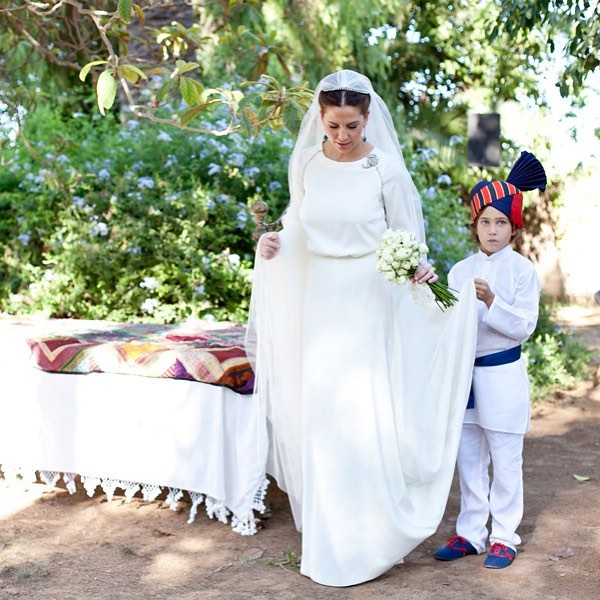 niños arras traje regional